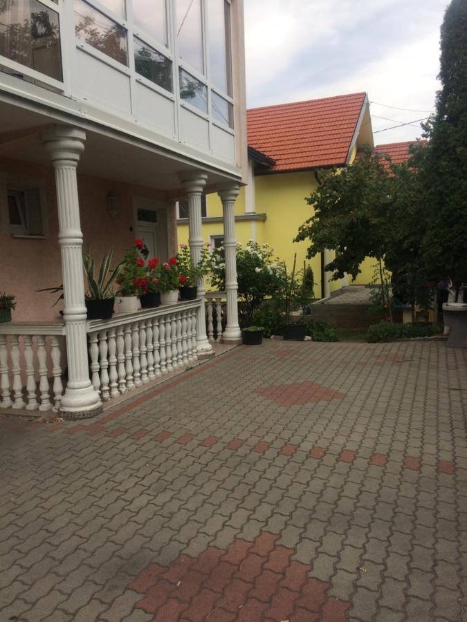 Отель Miki Илиджа Экстерьер фото